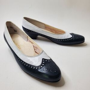 Vintage 60s Retro Johanson Black White Perforated Leather Wingtip Heels Size 8.5